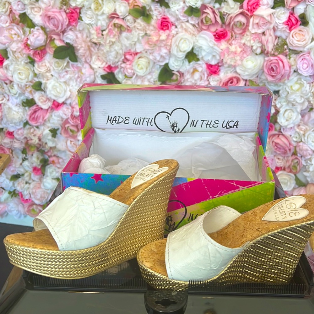 Love and Liberty Ms Independent white wedge sandal